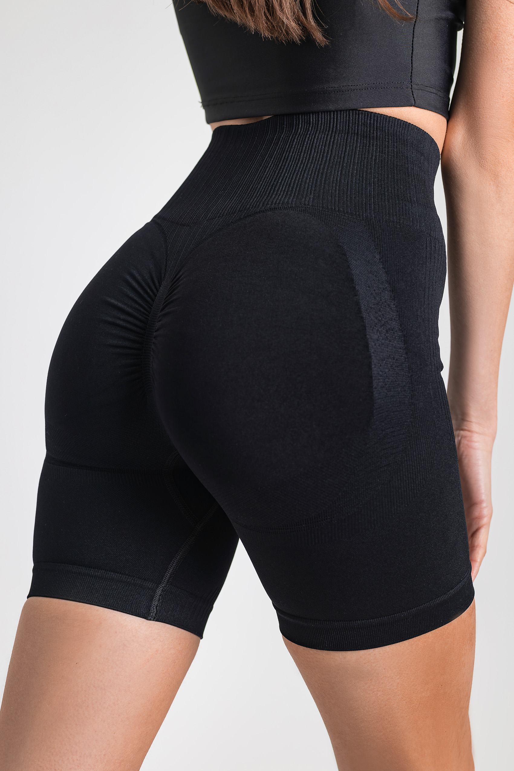 Къс безшевен спортен Scrunch Bum клин с повдигащ и оформящ ефект ELISA BLACK